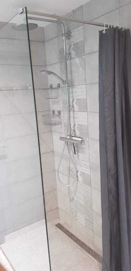 Moderne Près Du Et Centre Ville. Résidence Les Eaux Vives. Appartement